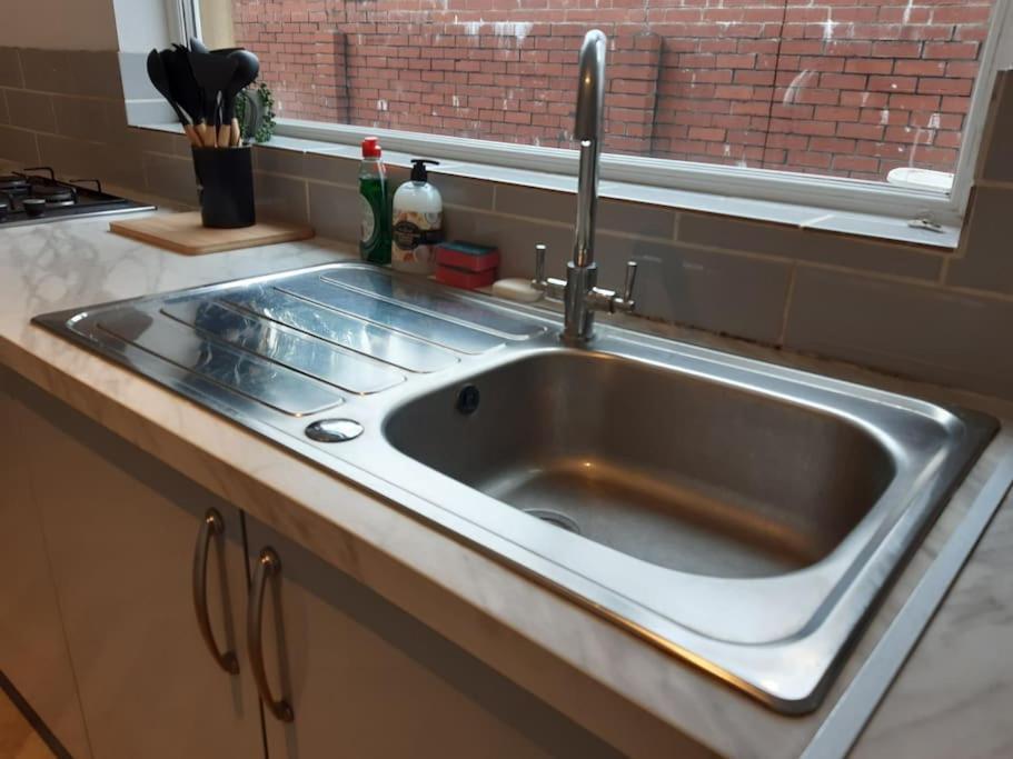 Free Parking Spacious Home Cardiff Ngoại thất bức ảnh